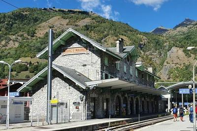 Train  vocation historique : Aller, retour, Chambry, Bourg Saint Maurice  Chambery