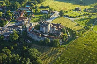 Une escapade mdivale dans l'une des plus petites cits fortifies de France  Larressingle