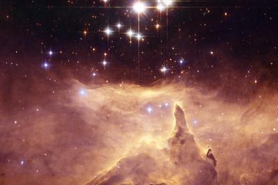 Une Ferie D'images Provenant Du Tlescope Spatial Hubble.  Pleumeur Bodou