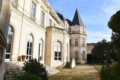 Venez  la dcouverte de l'htel prfectoral, faades, jardins et salons  Nimes