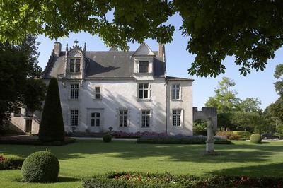 Venez dcouvrir le chteau de Beaulon  Saint Dizant du Gua