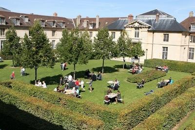 Venez djeuner  l'cole Militaire  Paris 7me