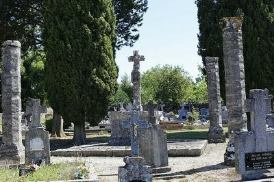 Venez visiter l'glise et les difices du cimetire  Thegra