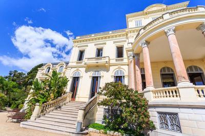 Visite libre de la villa rothschild et jardins  Cannes