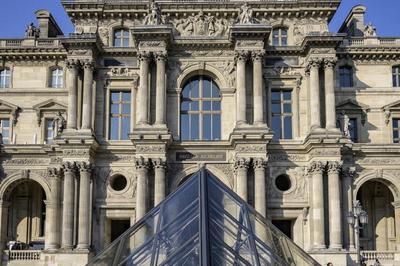 Visite architecturale : Cour Napolon et Cour Carre  Paris 1er