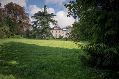 Visite commente autour de l'histoire des demeures et du parc  Nogent sur Marne