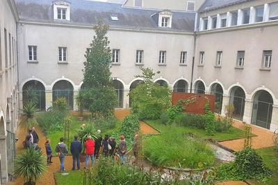 Visite Commente De L'ancien Couvent  Blois
