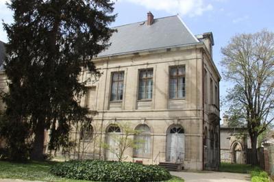 Visite commente de l'histoire de la Socit acadmique  Troyes