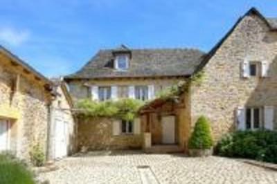 Visite commente de la ferme de Gilhodes rattache  la dmerie d'Aubrac  Castelnau de Mandailles