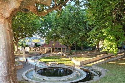 Visite commente de la fontaine-lavoir et de la lessive au temps des lavandires  Saint Bonnet du Gard