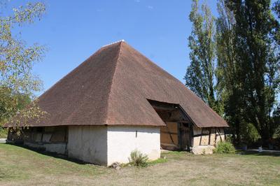 Visite commente de la grange pyramidale  Beaulieu sur Loire