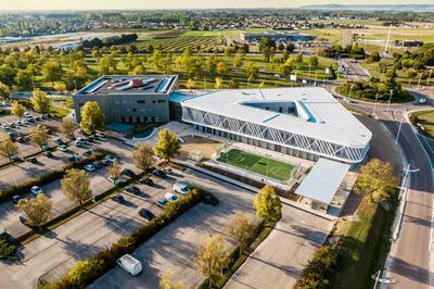 Visite d'une cole  l'architecture innovante  Rosieres Pres Troyes