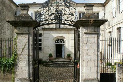 Visite de l'htel de Cours de Thomazeau  Castillonnes