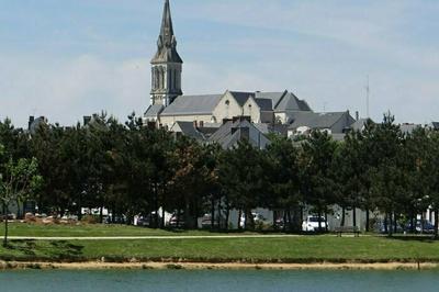 Visite de l'glise Saint Aubin  Le Louroux Beconnais