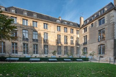 Visite de la bibliothèque historique de la ville de Paris à Paris 4ème