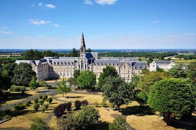 Visite de la chapelle de la congrgation des soeurs de la salle de Vihiers  Chemill-en-Anjou