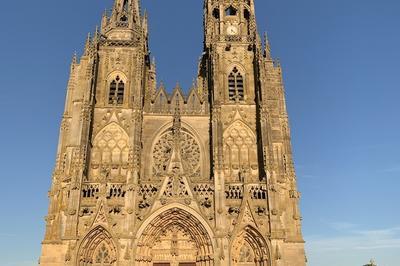 Visite de la flche Sud d'une basilique  L'Epine