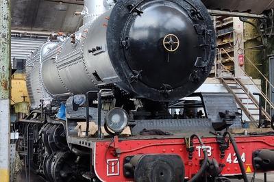 Visite des ateliers/dpt et d'une locomotive  vapeur  Carhaix Plouguer