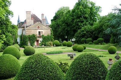 Visite des jardins de la gentilhommire de lurcy le bourg  Lurcy le Bourg