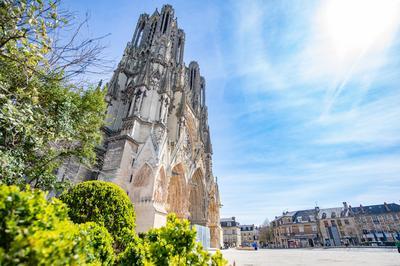 Visite des tours de la cathdrale  Reims
