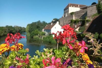 Visite du bourg de Pesmes