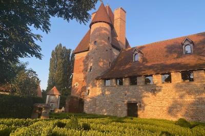 Visite du chteau de Messey-sur-Grosne et de son parc  Messey sur Grosne