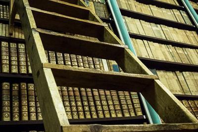 Visite du fonds patrimonial de la bibliothque municipale de Semur-en-Auxois  Semur en Auxois