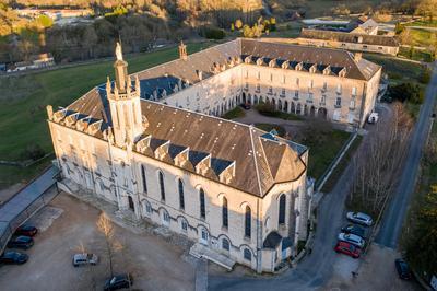 Visite du Grand couvent de Gramat des soeurs de Notre-Dame du Calvaire