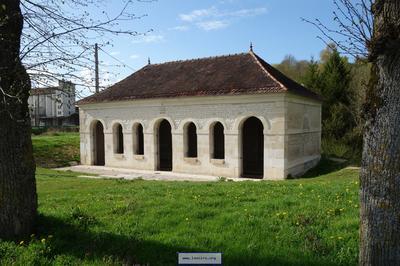 Visite du lavoir de Ravires  Ravieres