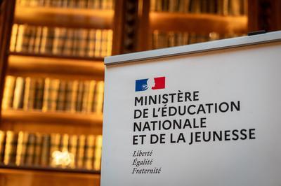 Visite du ministre de l'Education nationale et de la Jeunesse  Paris 7me