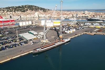 Visite du port de commerce et exposition des navires des services portuaires stois  Sete