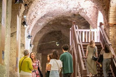 Visite Guide D'un Ancien Forum Antique  Reims