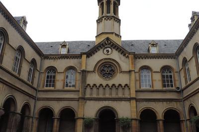 Visite guide d'un lyce reprsentant plus de 200 ans d'enseignements  Metz