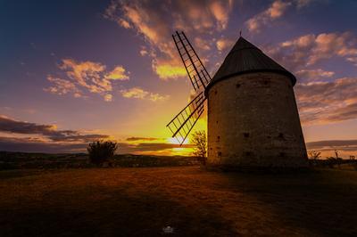 Visite guide d'un moulin  vent du XIIIe sicle  Saint Sulpice sur Leze