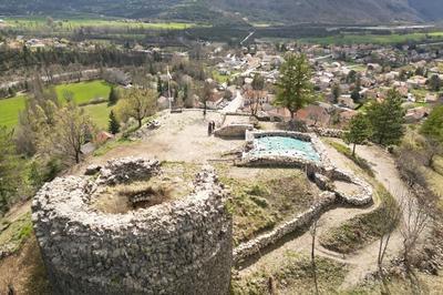 Visite guide d'un site mdival, chteau et sa tour  La Roche des Arnauds