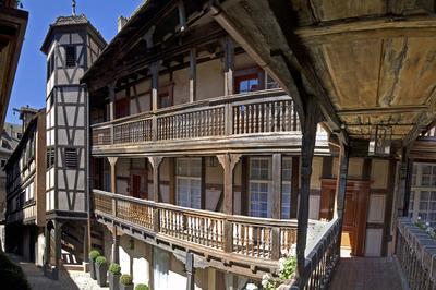 Visite guide d'un superbe htel du XVIe sicle  Strasbourg