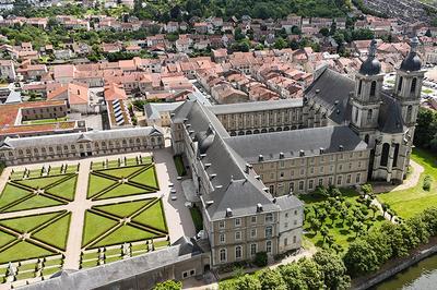 Visite guide d'une ancienne abbaye et de ses jardins  Pont A Mousson