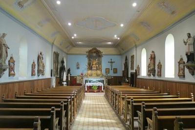 Visite guide d'une chapelle situe au sommet d'une butte  Sarralbe