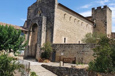 Visite guide d'une glise romane fortifie du XIIe sicle  Saint Bonnet du Gard