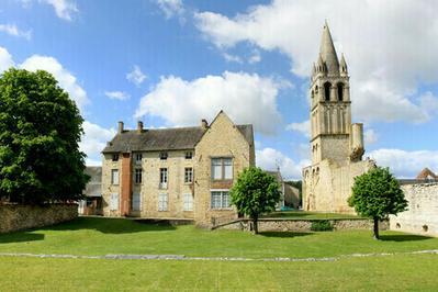 Visite guide de l'abbaye de Dols  Deols