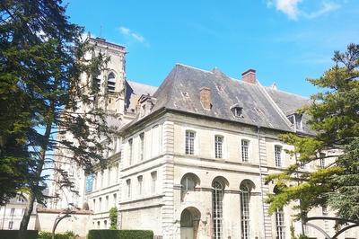 Visite Guide De L'abbaye Royale De Saint-riquier  Saint Riquier