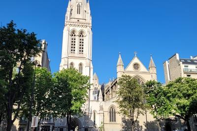 Visite guide de la cathdrale amricaine de la sainte-trinit  Paris 8me
