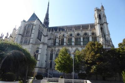 Visite guide de la faade Nord de la cathdrale d'Amiens