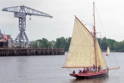 Visite guide de la rplique du  bateau de jules verne: le saint- michel  Nantes
