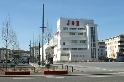 Visite guide du Centre Culturel Espace job, ancienne usine papetire  Toulouse