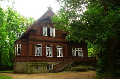 Visite guide du chalet sudois  Bagnoles de l'Orne