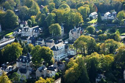 Visite guide du quartier Belle poque adapte aux personnes  mobilit rduite  Bagnoles de l'Orne