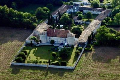 Visite guide et commente du chteau de Lugrat  Montignac Charente