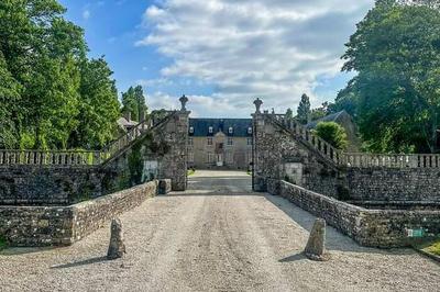 Visite guide : expos sur l'histoire du chteau  Carentan les Marais