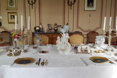 Visite guide : la table et les parfums royaux au XVIIIe sicle  Ermenouville